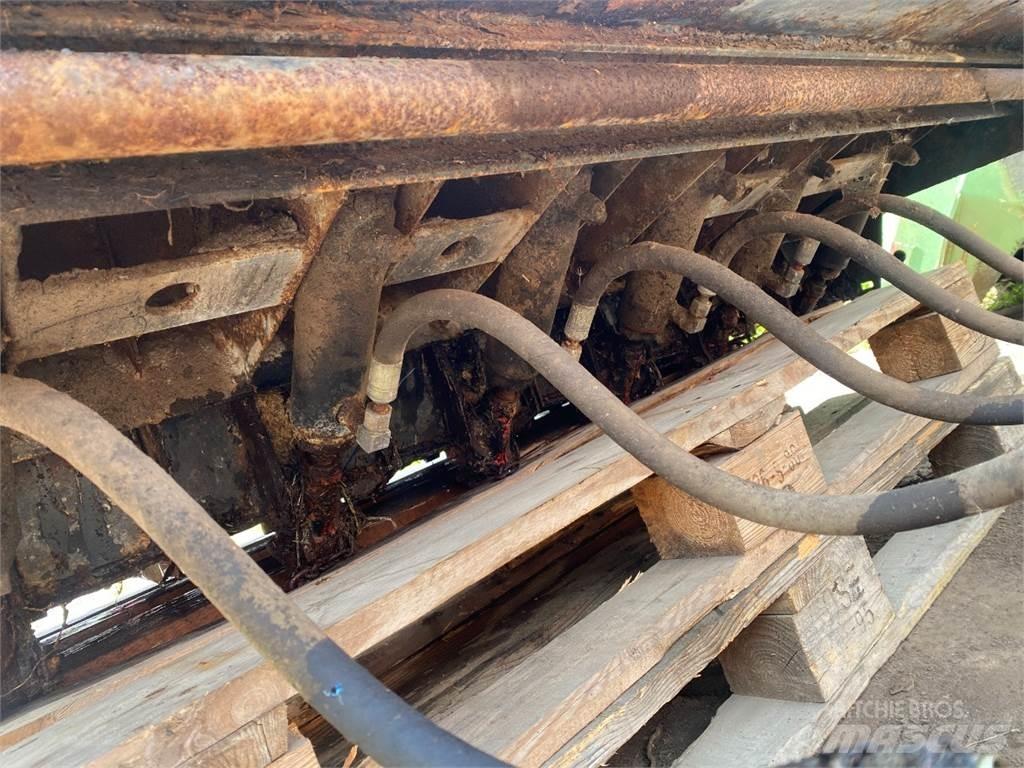 Hesston 4860 Combine harvester accessories