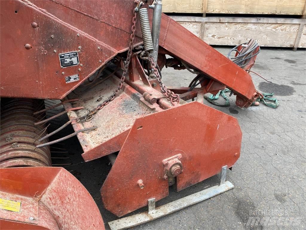 Hesston 4900 Square balers