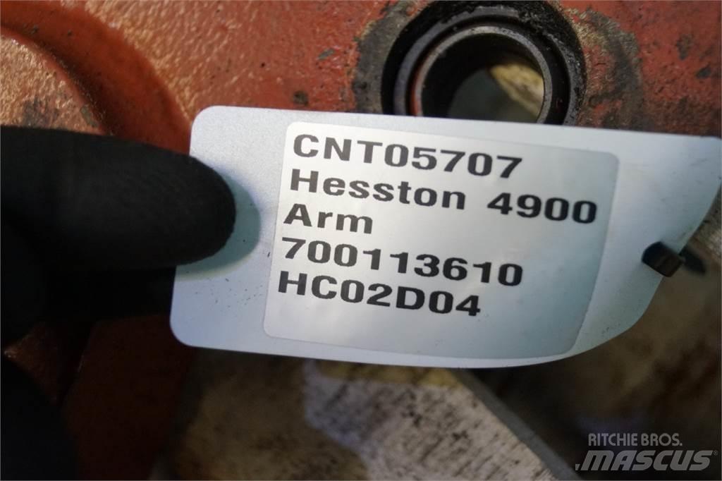 Hesston 4900 Bale clamps