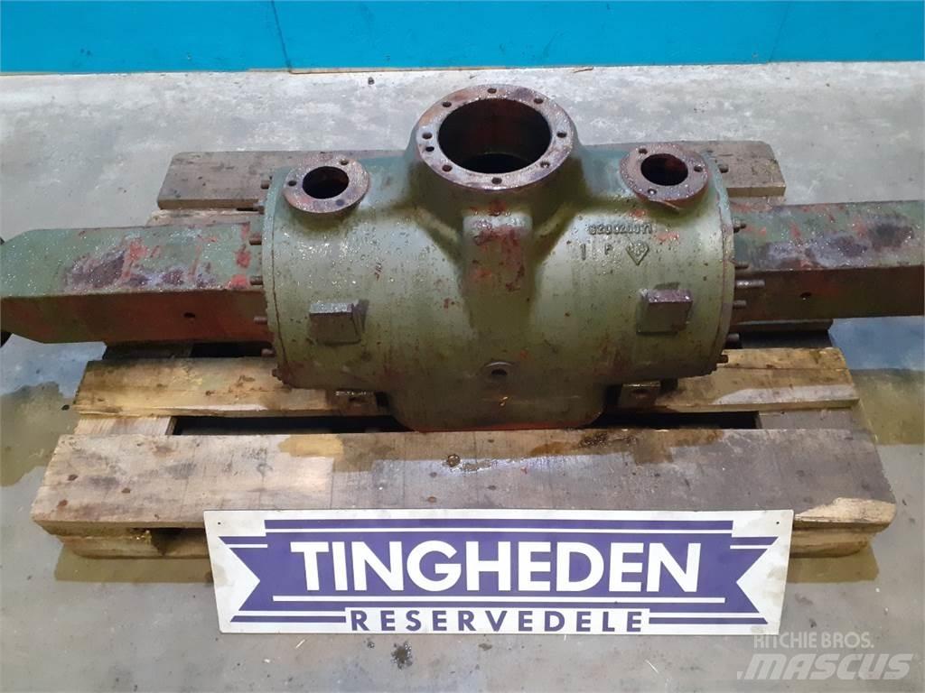 Hydrema 806 Axles