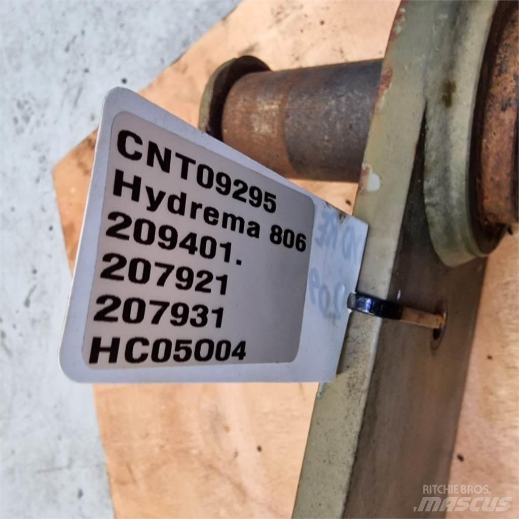 Hydrema 806 Booms and arms