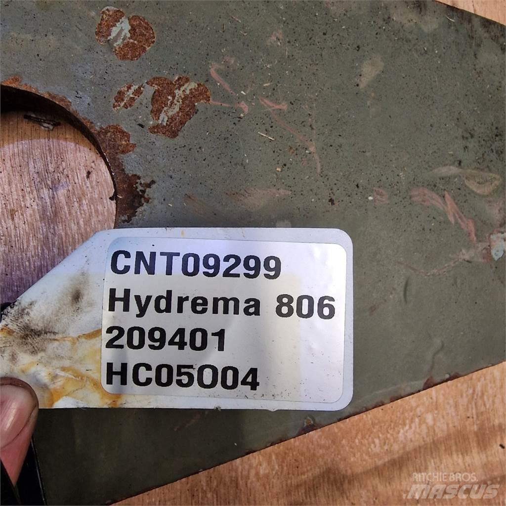Hydrema 806 Booms and arms