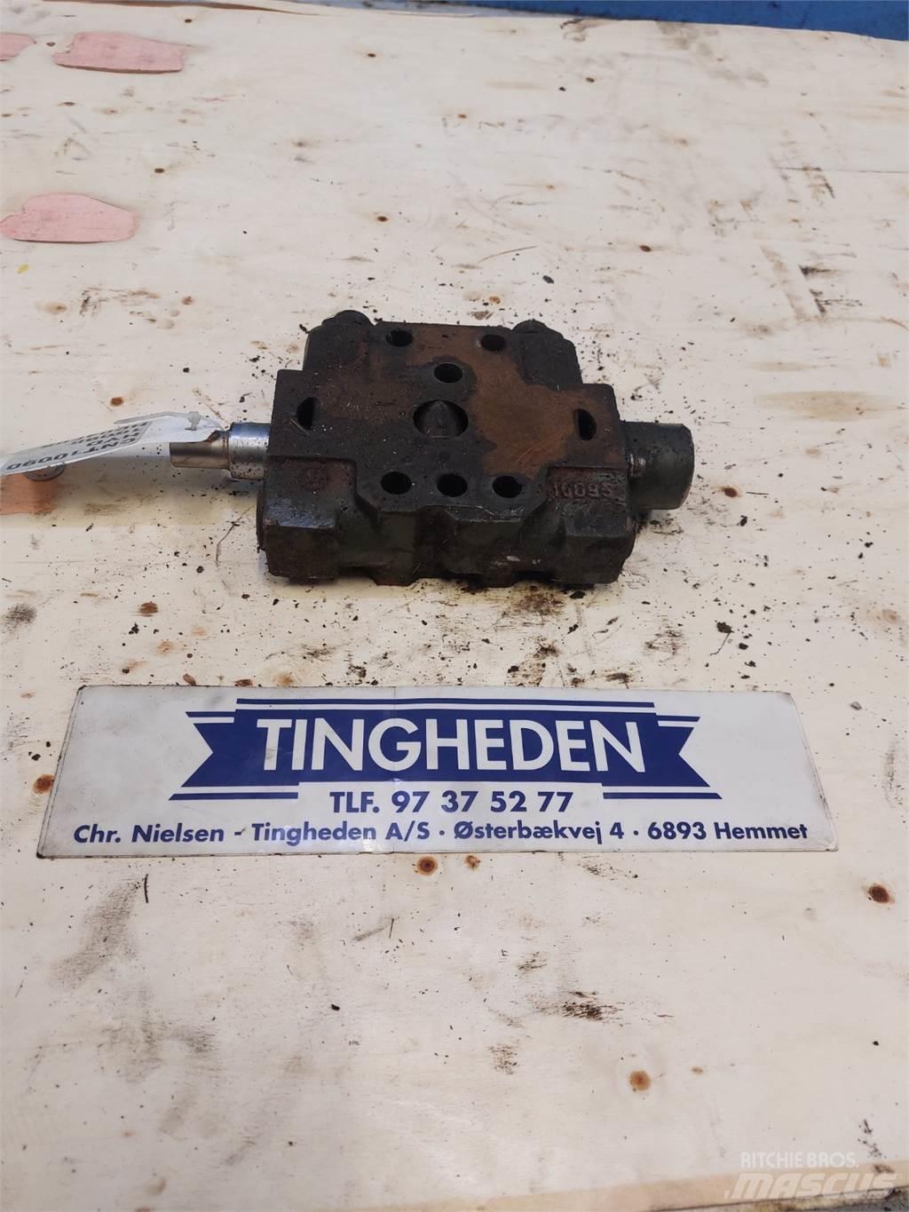Hydrema 806 Hydraulics