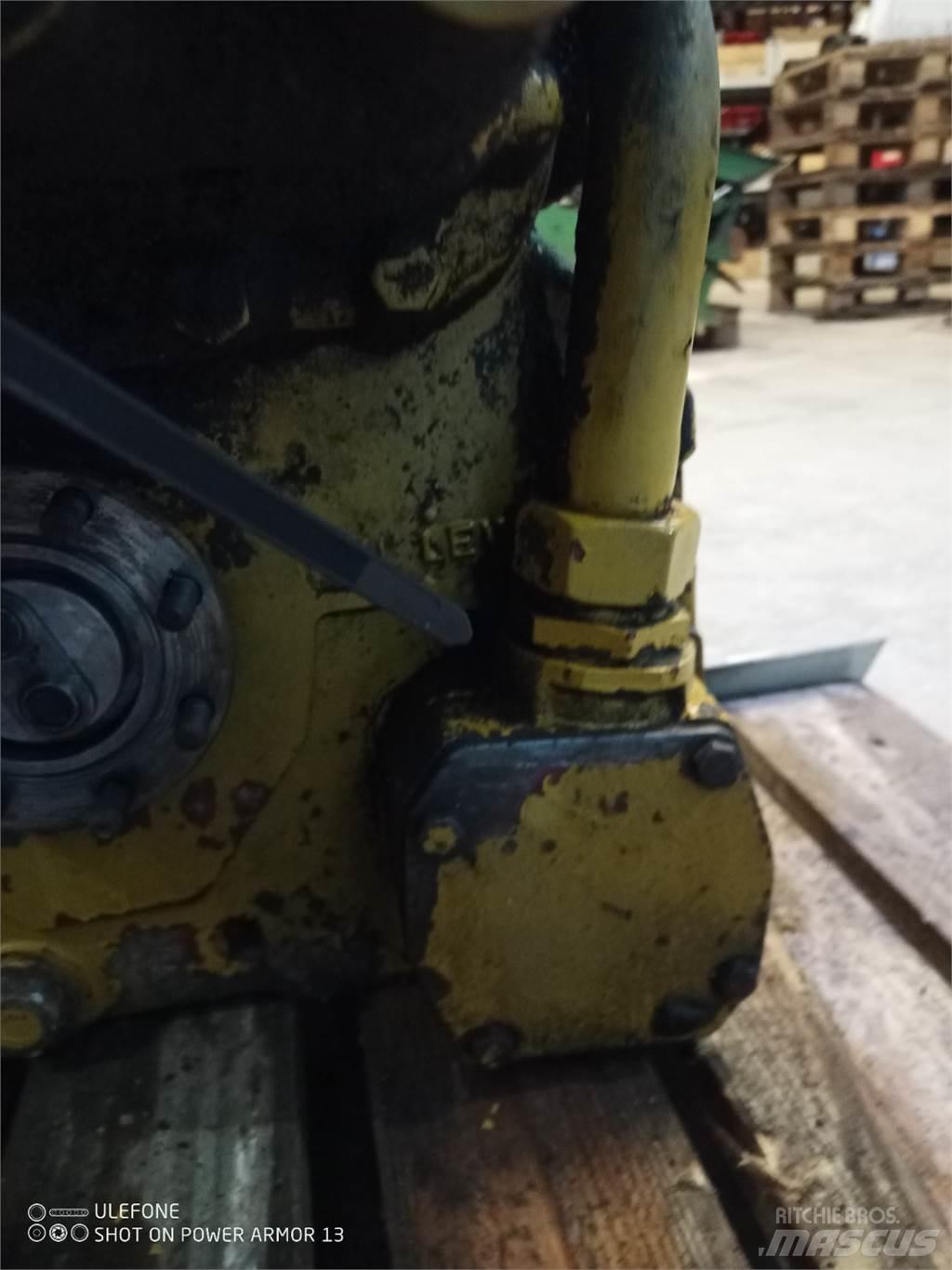 Hydrema 906A Transmission