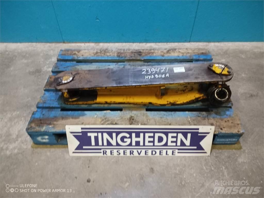 Hydrema 906A Axles