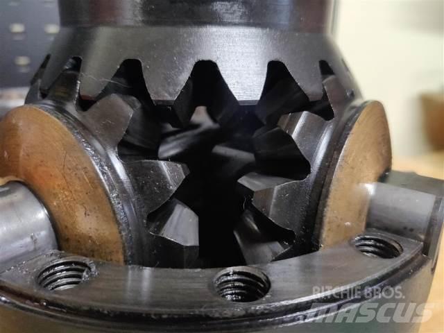 Hydrema 906B Axles