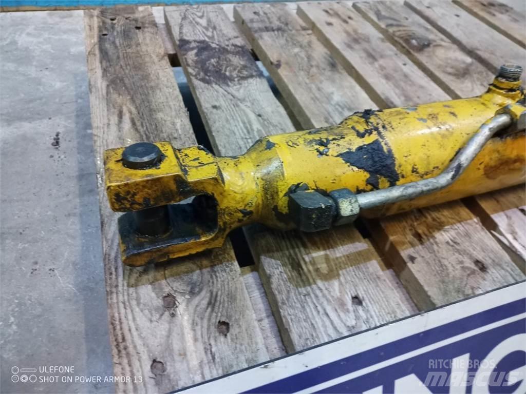 Hydrema 906B Axles