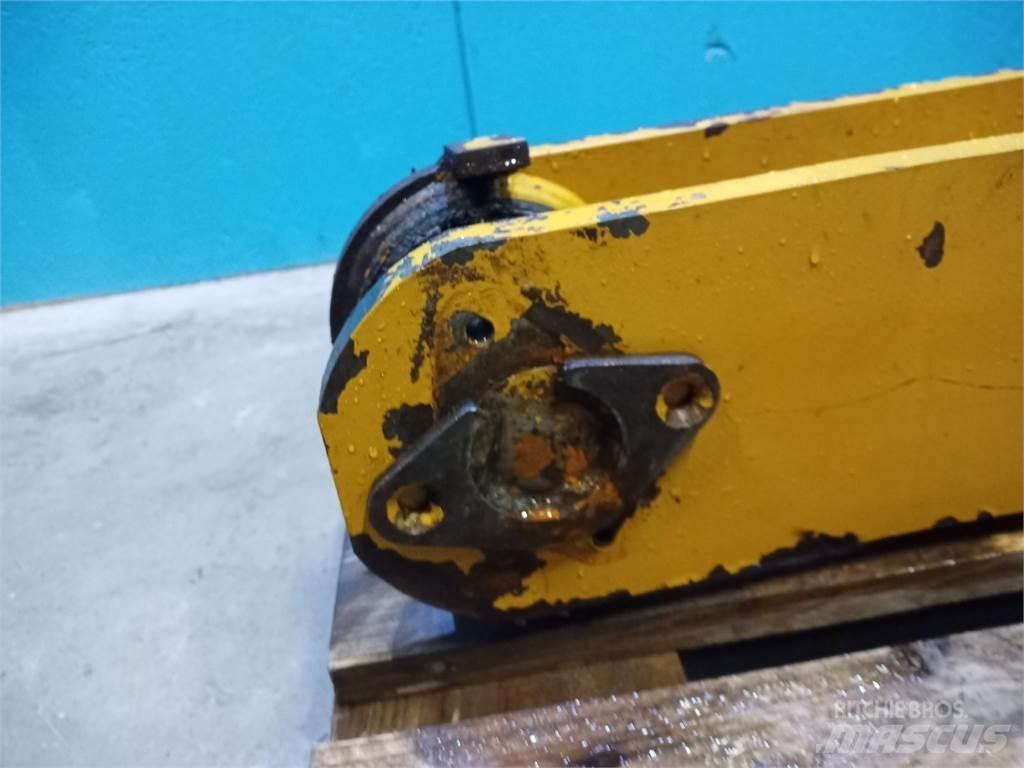 Hydrema 906B Axles