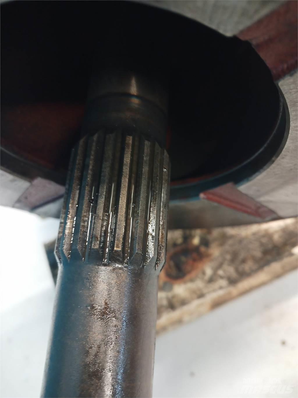 Hydrema 906B Axles