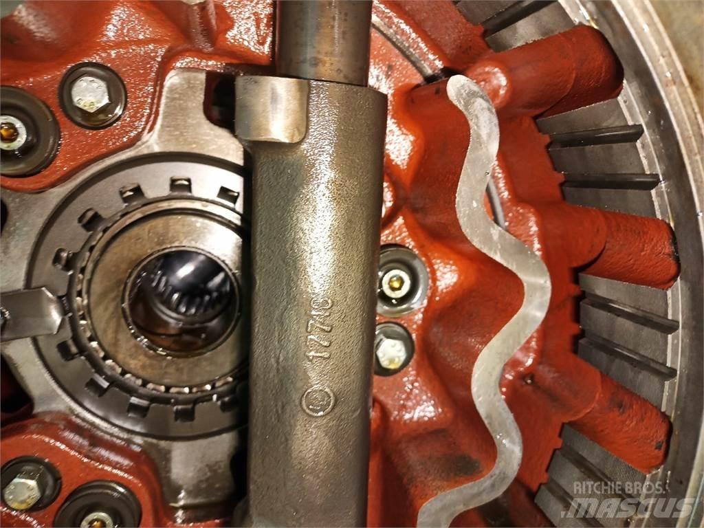 Hydrema 906B Axles