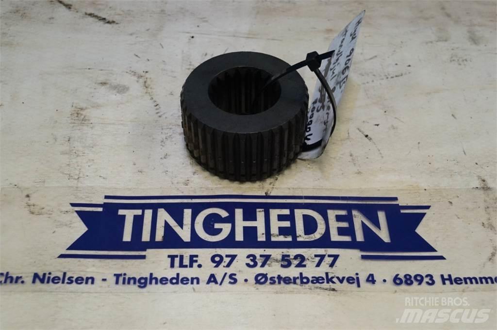 Hydrema 906B Axles