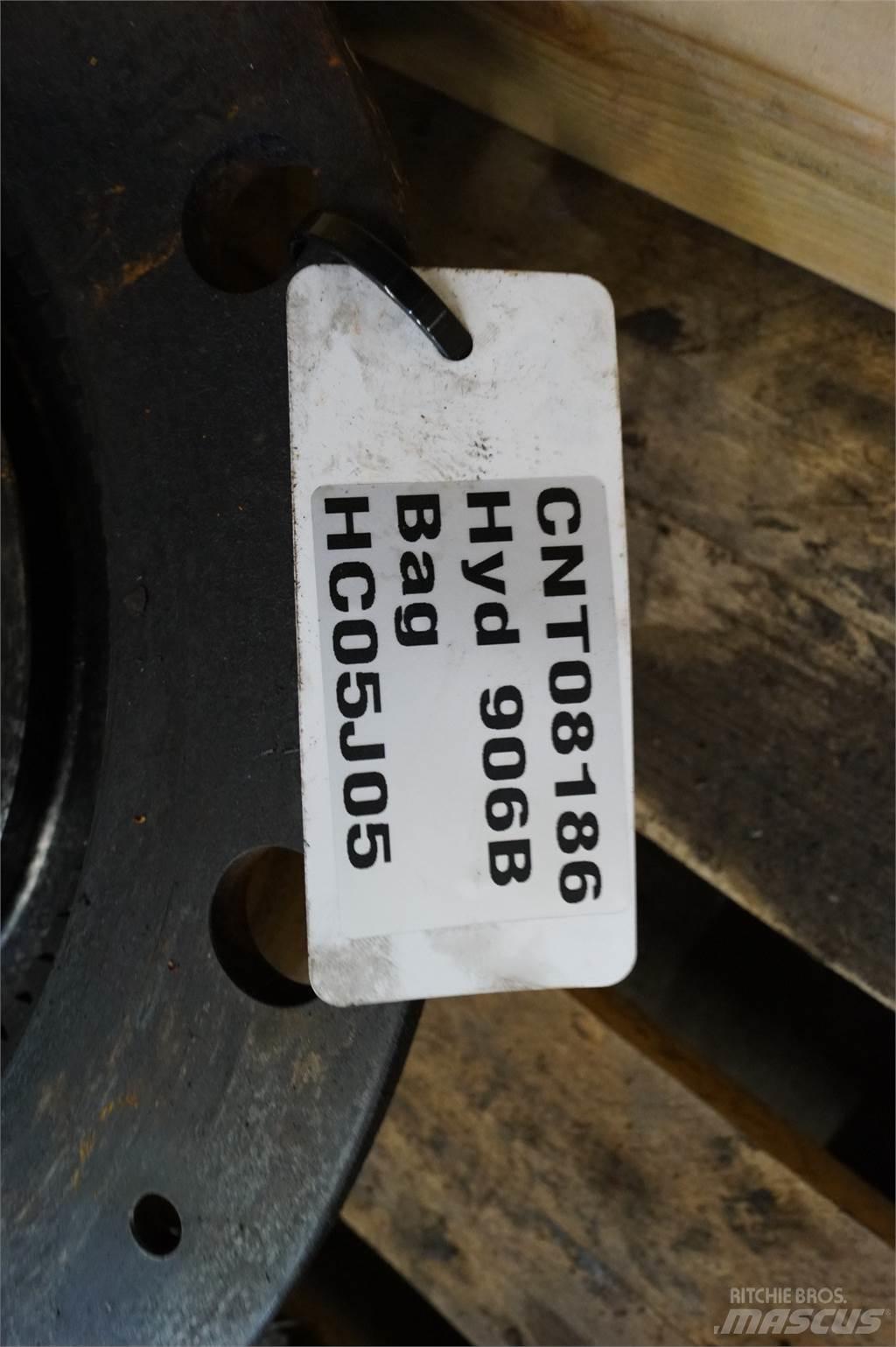 Hydrema 906B Axles