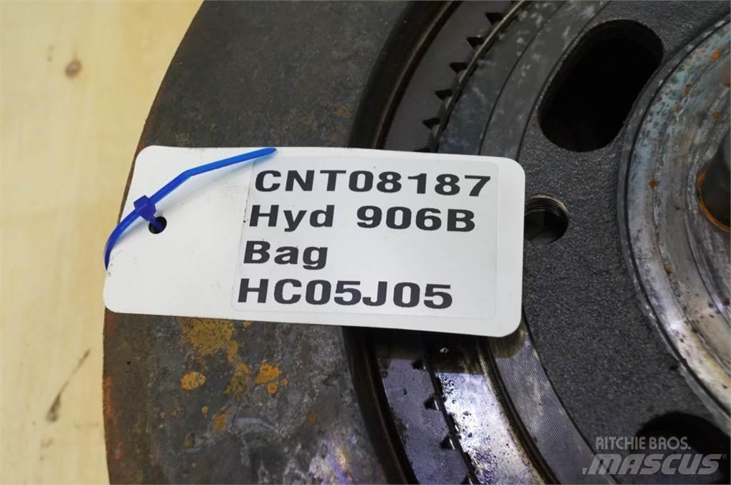 Hydrema 906B Axles