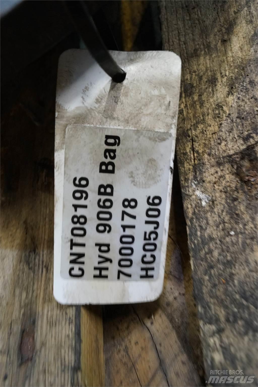 Hydrema 906B Axles