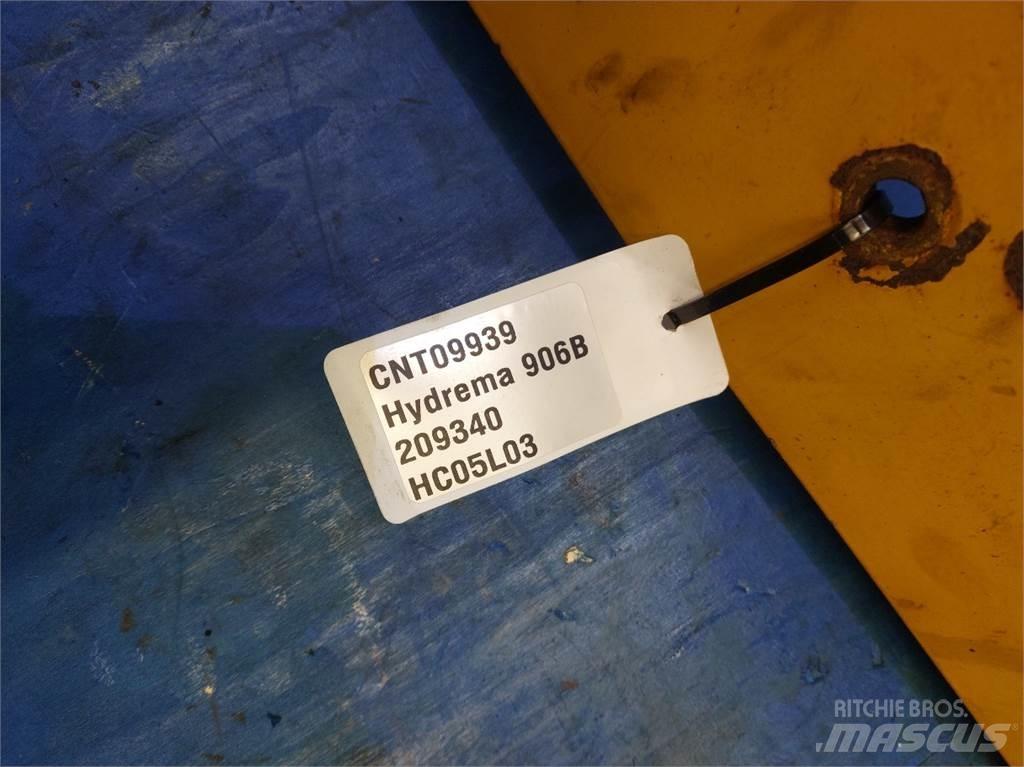Hydrema 906B Booms and arms