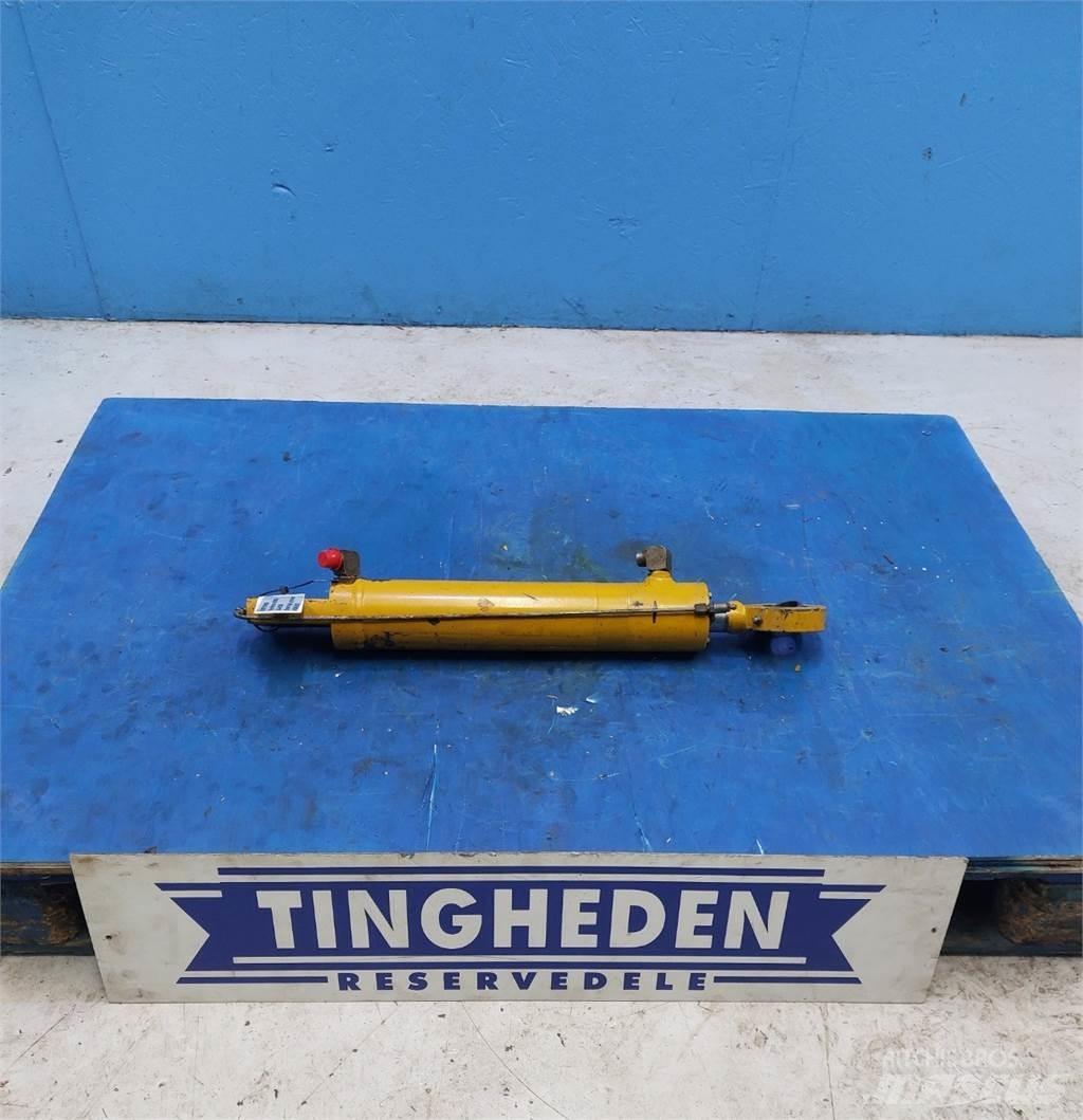 Hydrema 906B Axles