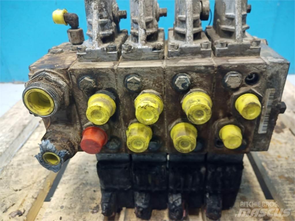 Hydrema 906C Hydraulics