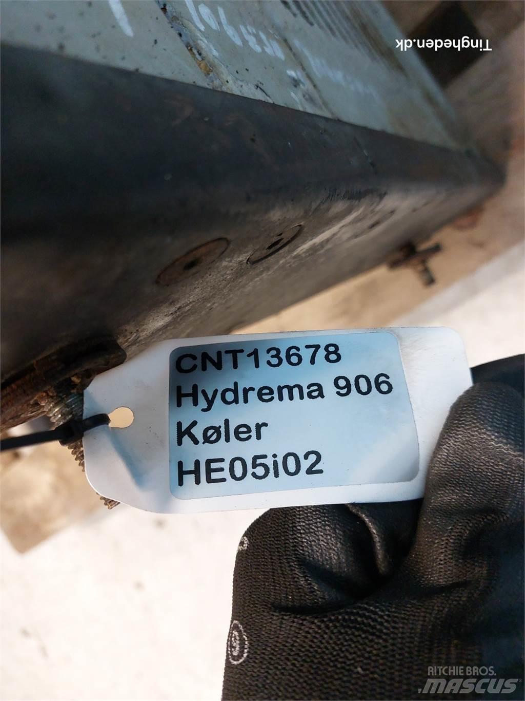 Hydrema 906C Radiators