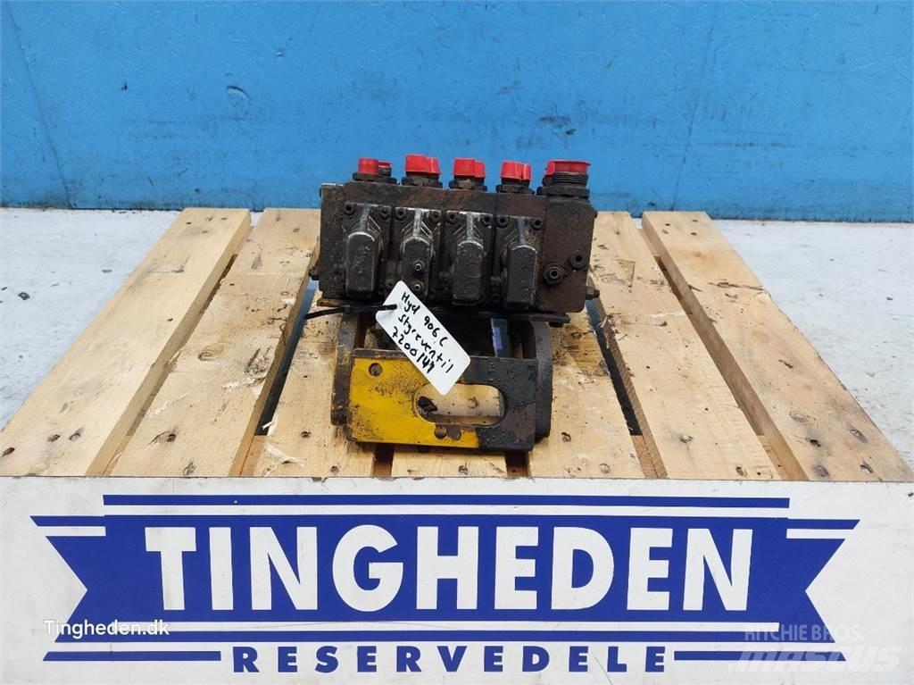 Hydrema 906C Hydraulics