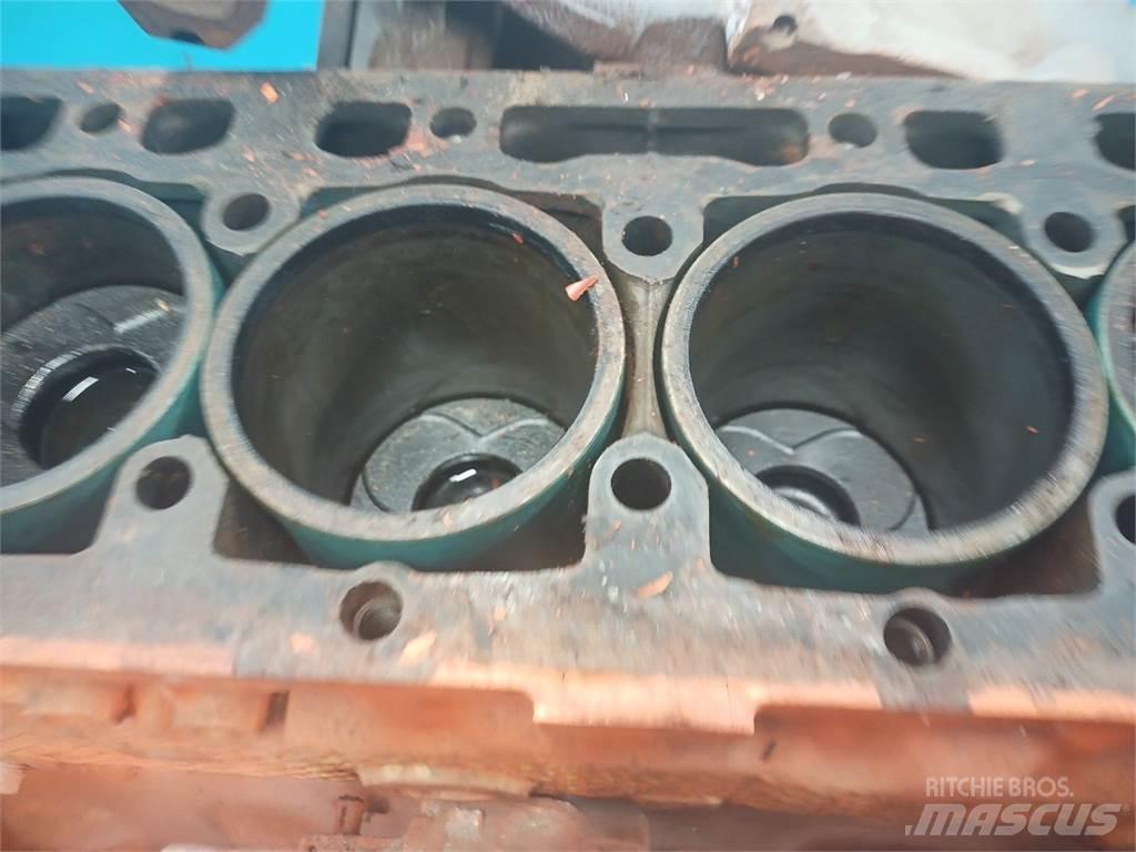 Iveco 8361 Engines