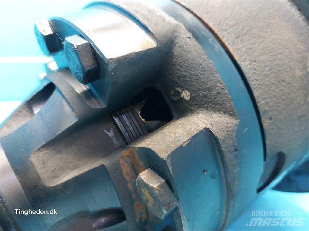 JCB 413S Transmission