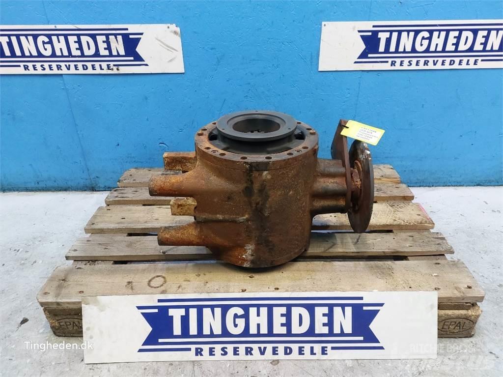 JCB 4CX Axles