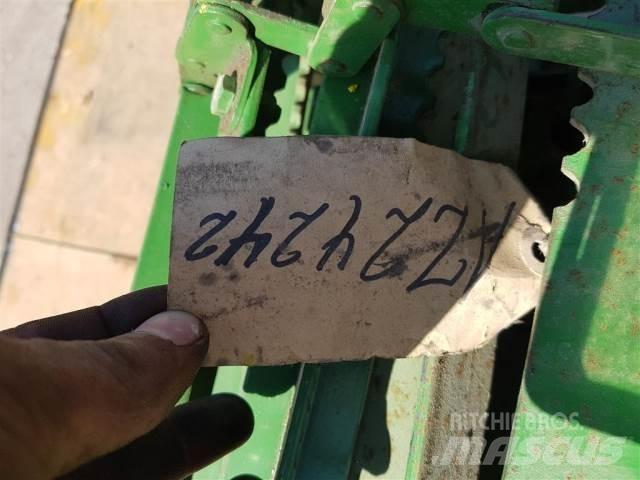 John Deere 1052 Combine harvester accessories