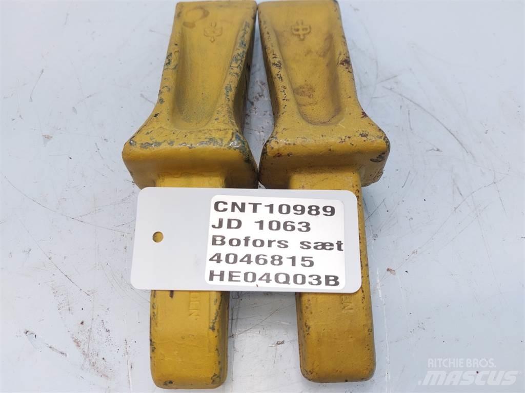 John Deere 1063 Buckets