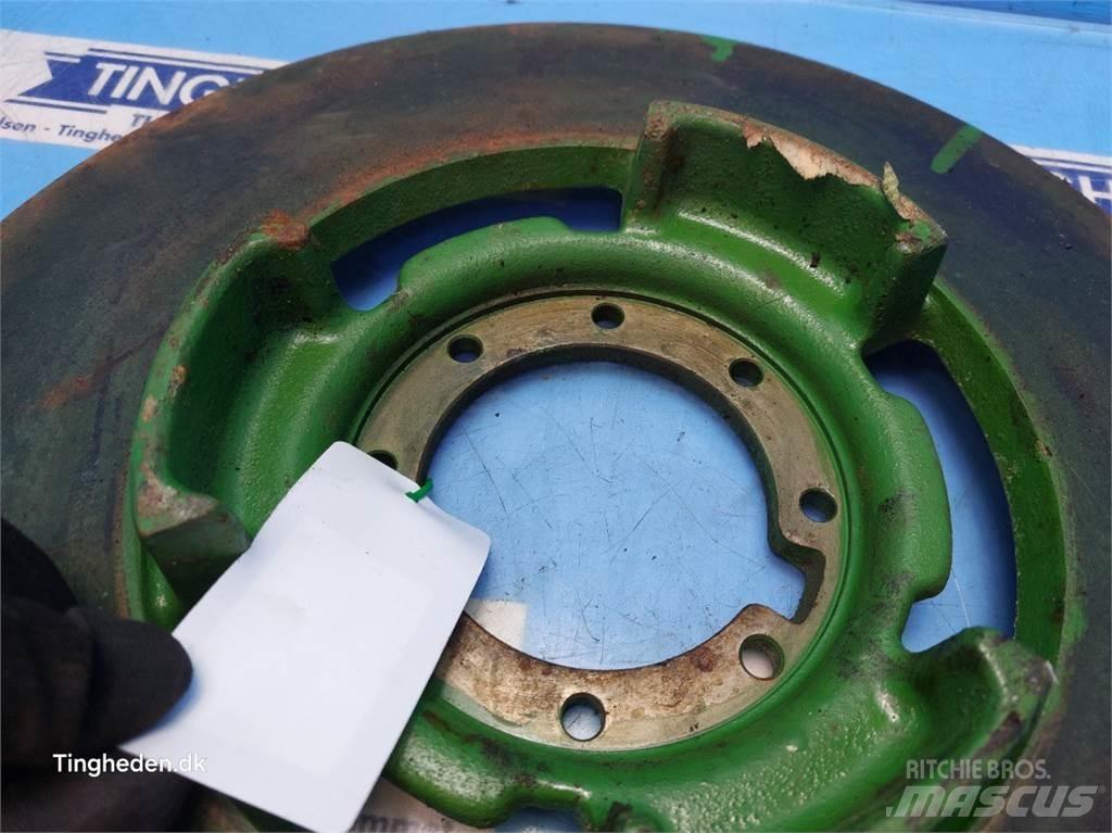 John Deere 1065 Farm machinery