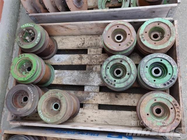John Deere 1075 Farm machinery