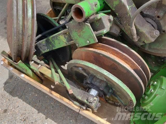 John Deere 1075 Farm machinery