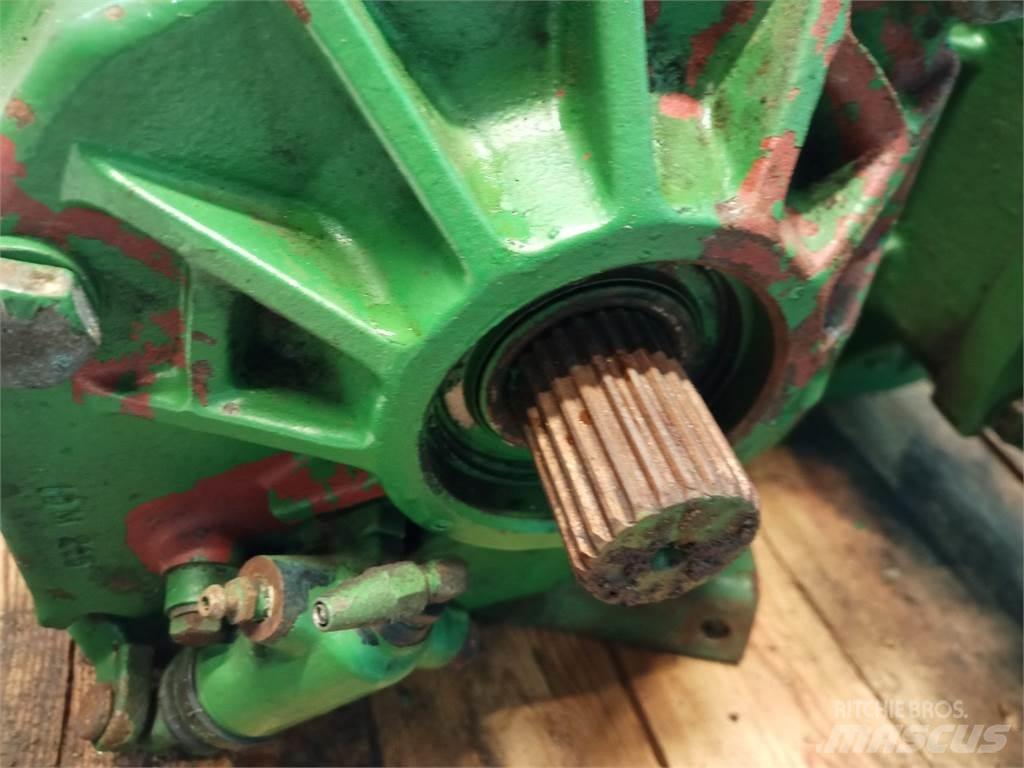 John Deere 1075 Transmission