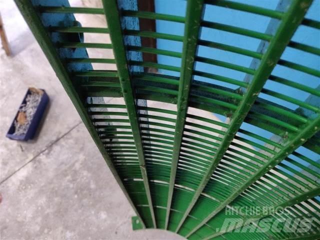John Deere 1085 Combine harvester accessories