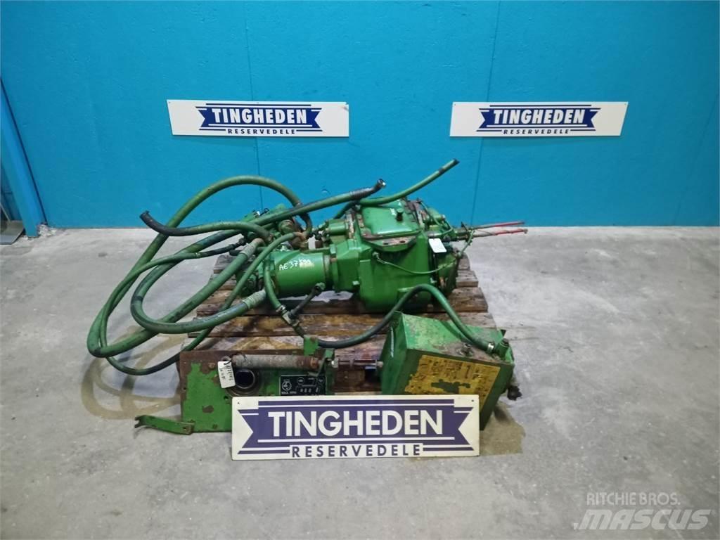 John Deere 1085 Transmission