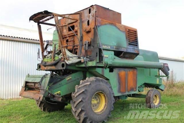 John Deere 1177 Combine harvesters