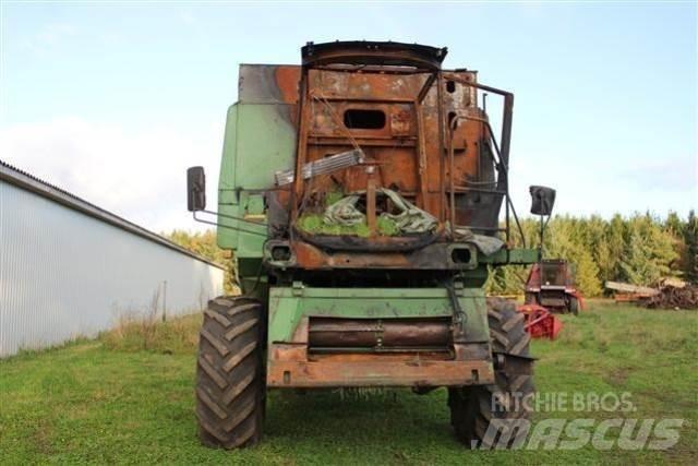 John Deere 1177 Combine harvesters