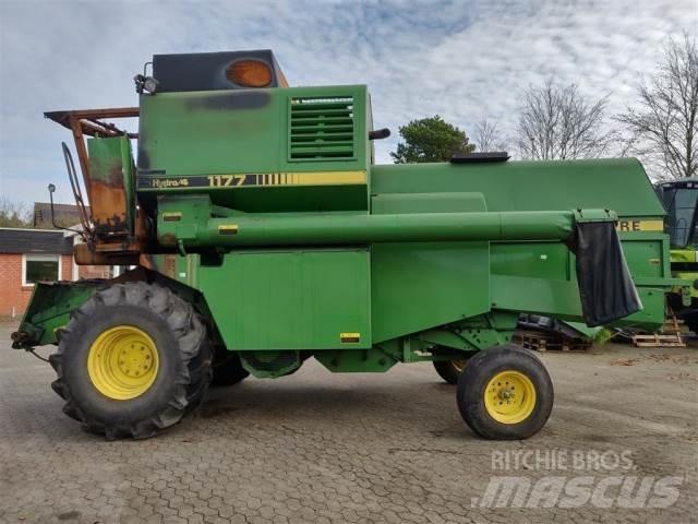 John Deere 1177 Combine harvesters