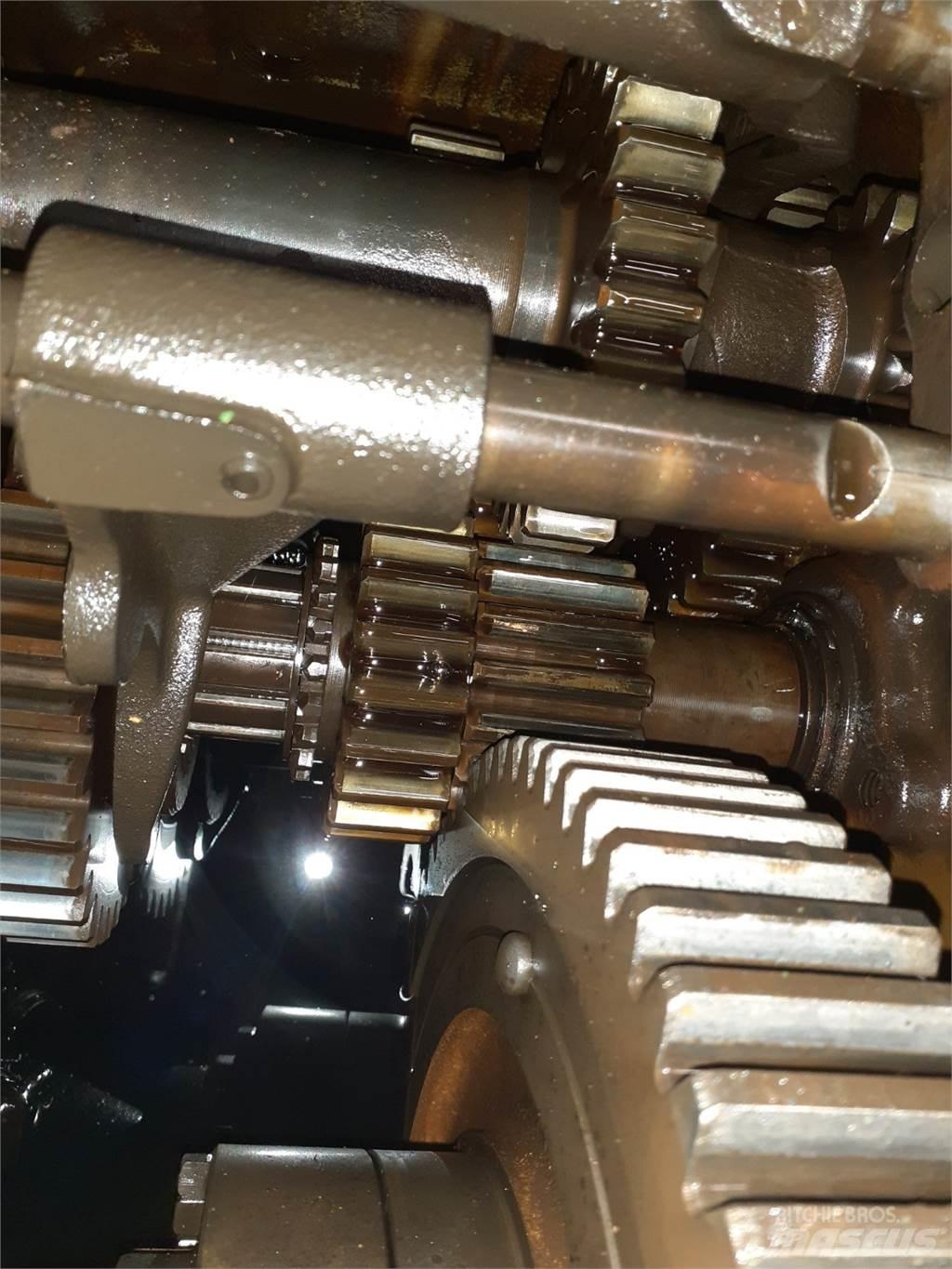 John Deere 1177 Transmission