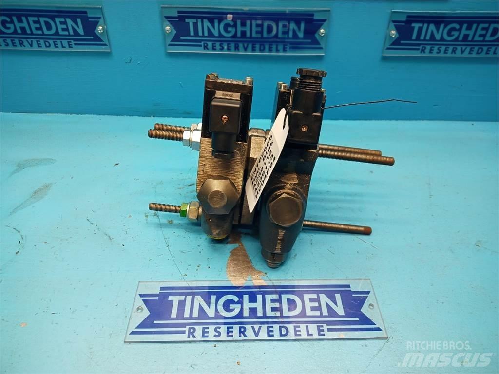 John Deere 1177 Hydraulics