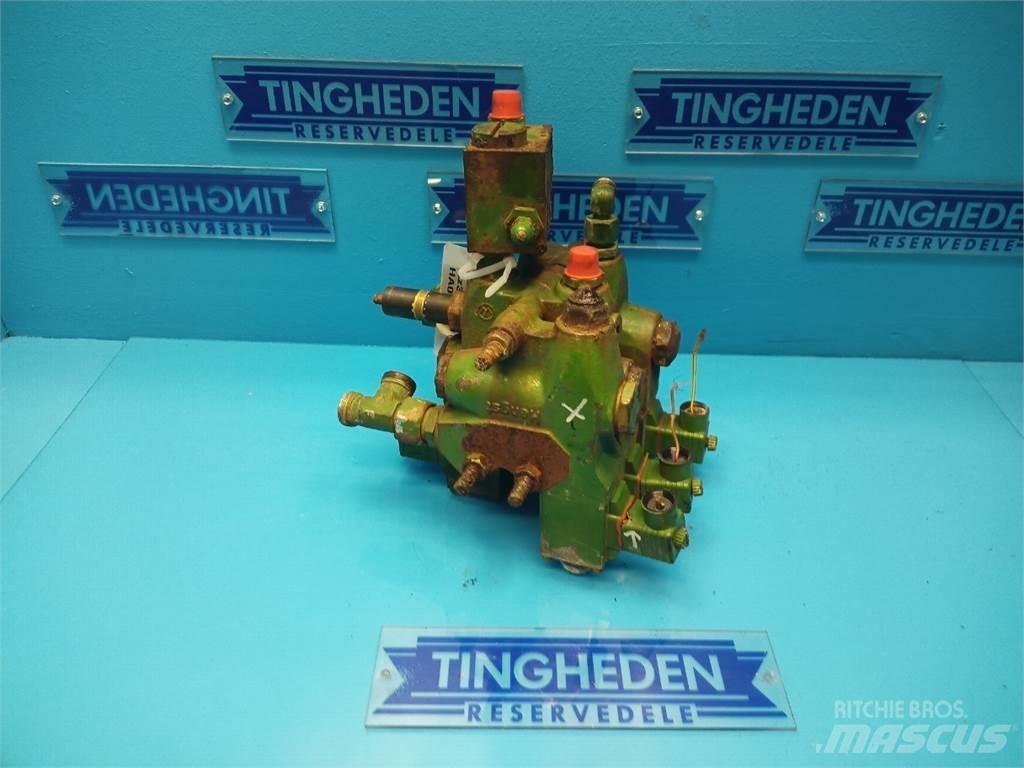John Deere 1177 Hydraulics
