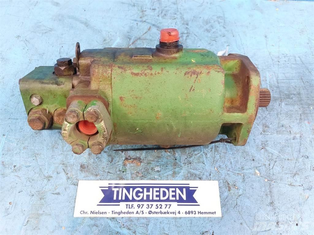 John Deere 1177 Hydraulics
