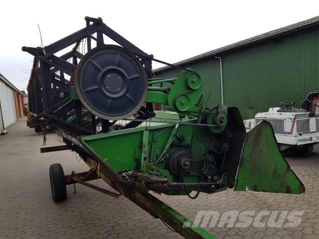John Deere 16 Combine harvester accessories