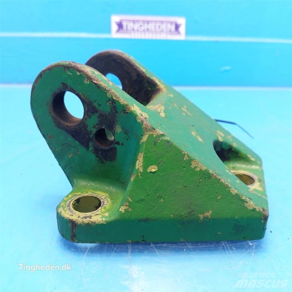 John Deere 2020 Other tractor accessories