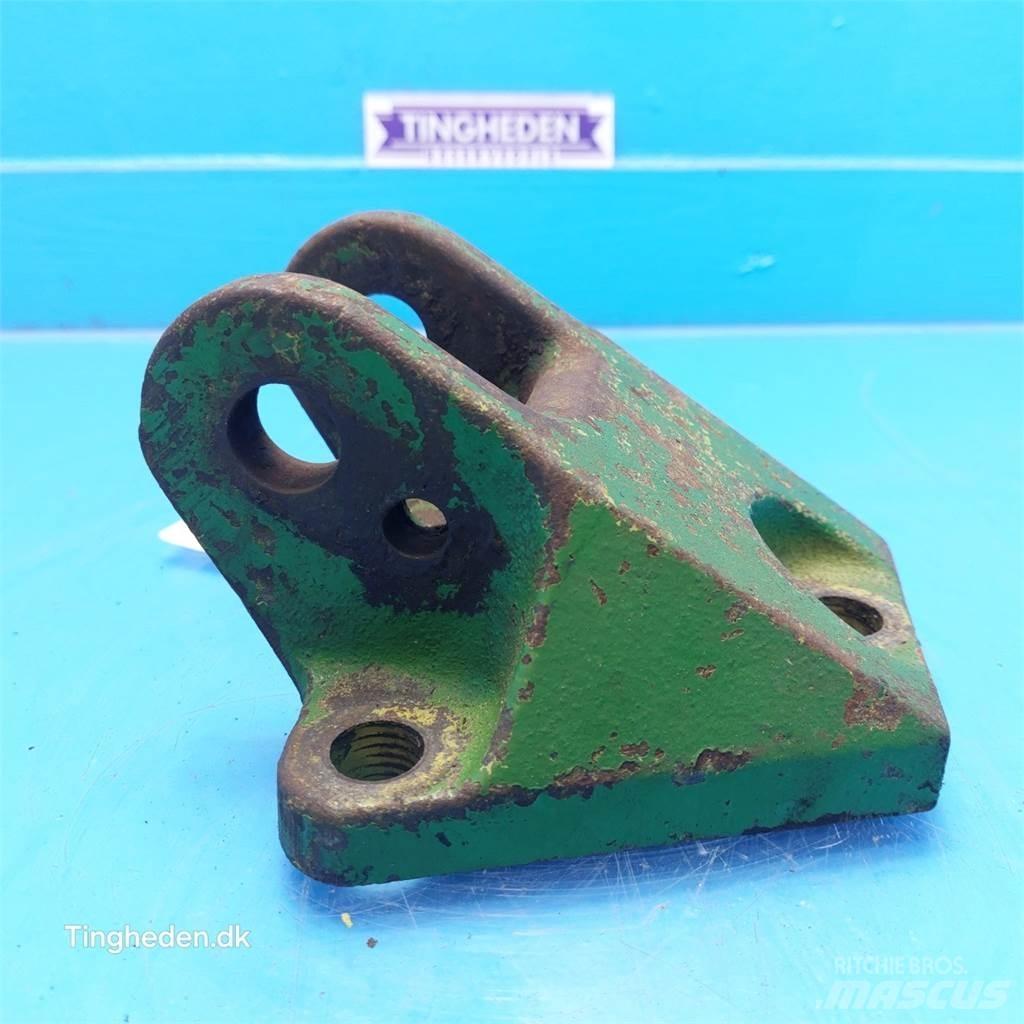 John Deere 2020 Other tractor accessories