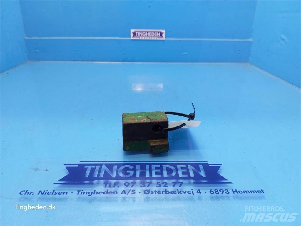 John Deere 2020 Other tractor accessories