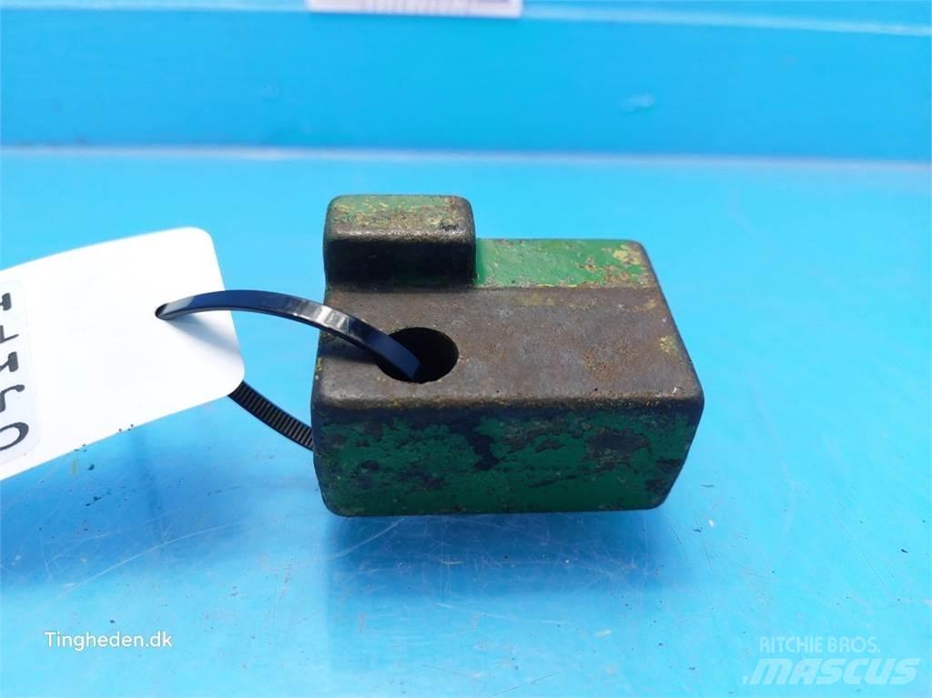 John Deere 2020 Other tractor accessories