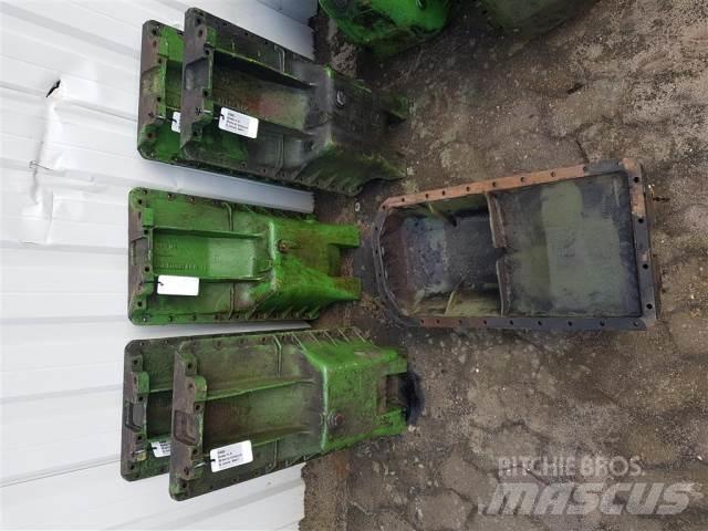 John Deere 2040 Engines