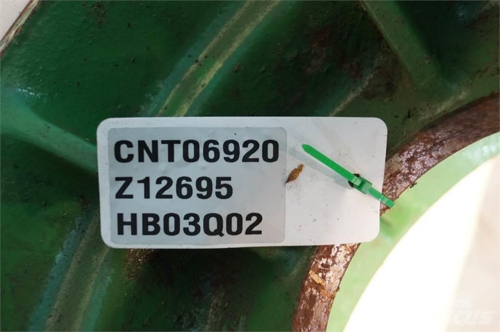 John Deere 2058 Farm machinery
