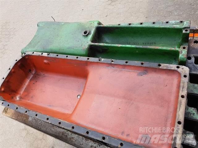 John Deere 3040 Engines