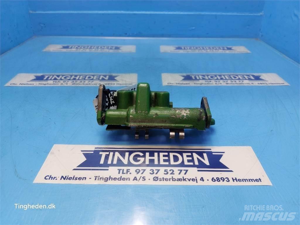 John Deere 3040 Transmission